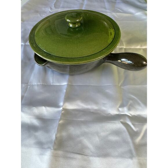 Vintage Mid-Century Modern Olive Crockery Bowl with Lid and Pour Spout - Picture 10 of 10